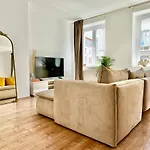 Design - Parking - Kingsize-bett - 2x Bad - Zentrum Hanower