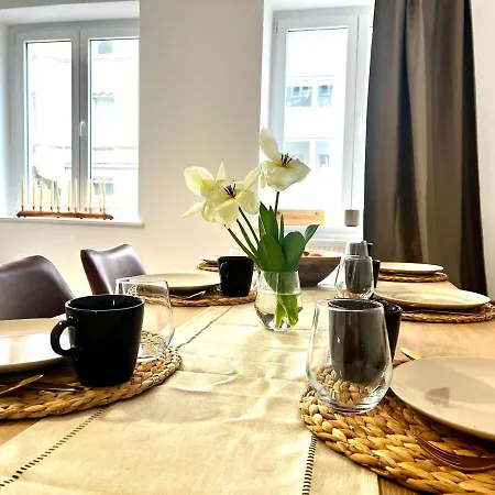 Appartement Design - Parking - Kingsize-bett - 2x Bad - Zentrum